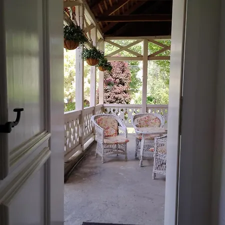 Kuca Petrovica Daire Aleksandrovac